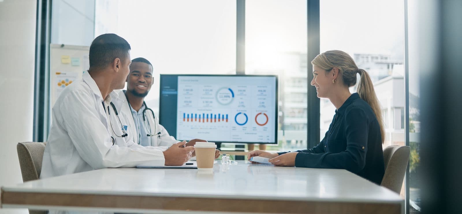 Nutritionist vs. Dietitian: What's the Difference & When Should You See One?